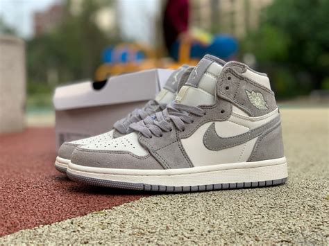 nike air jordan 1 high grijs|jordan 1 high shoes stockx.